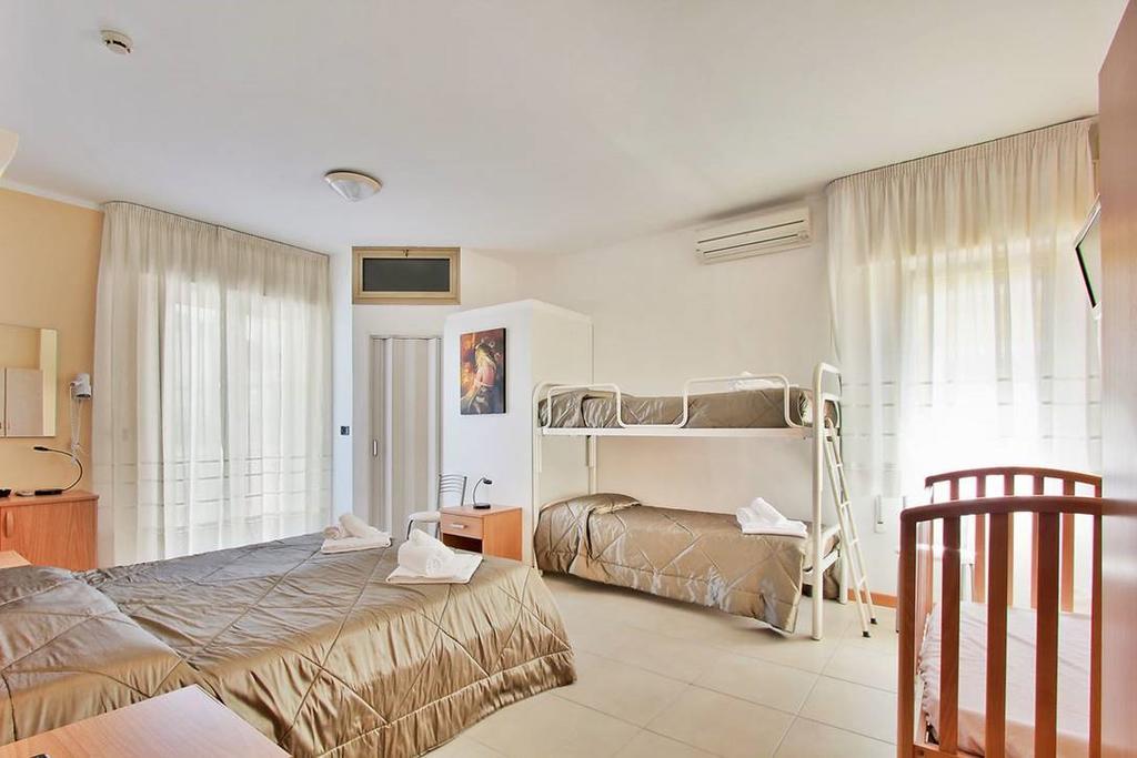 Hotel Carla Lignano Sabbiadoro Zewnętrze zdjęcie